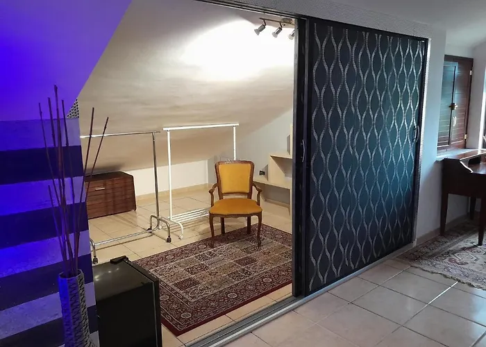 Luxury Le Rocce Bed and breakfast Villasmundo
