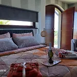 Luxury Le Rocce Bed & Breakfast 4*