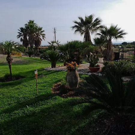 לינה וארוחת בוקר Luxury Le Rocce Villasmundo