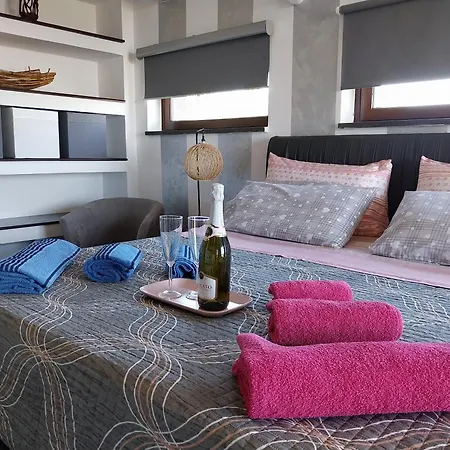 Luxury Le Rocce לינה וארוחת בוקר Villasmundo