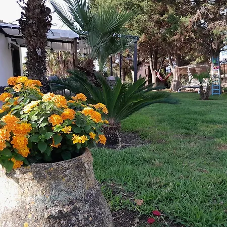 Luxury Le Rocce Bed & Breakfast Villasmundo