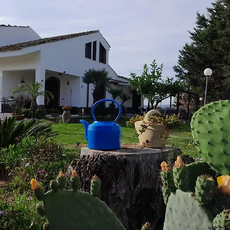 Alojamento de Acomodação e Pequeno-almoço Luxury Le Rocce Villasmundo